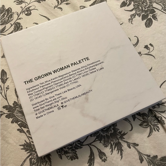 Grown Woman Eyeshadow Palette - Picture 3 of 3